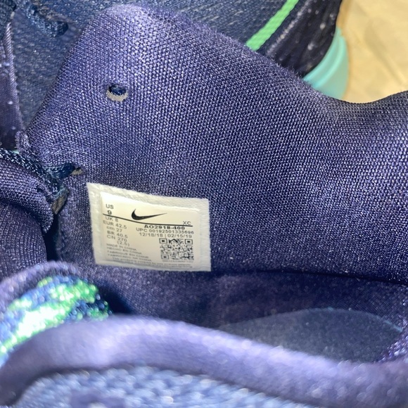 Kyrie 5 UFO sz 9 - Picture 3 of 5